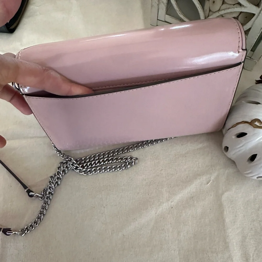 New Tory Burch EMERSON PATENT CHAIN WALLET CLAY PINK - Picture 5 of 9